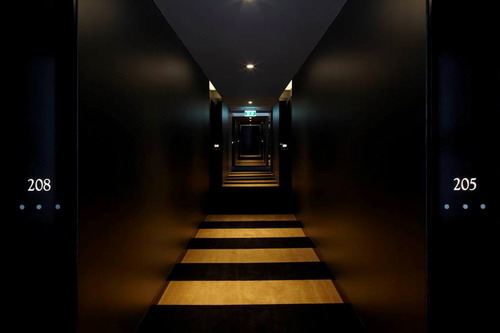 Строгий и стильный дизайн интерьера Burbury Hotel в Австралии