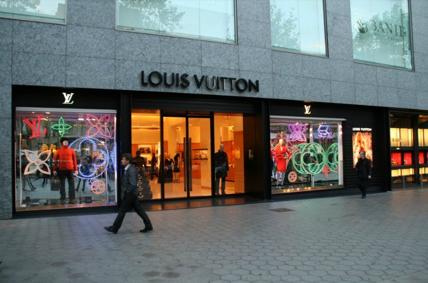 Louis Vuitton открыл магазин 